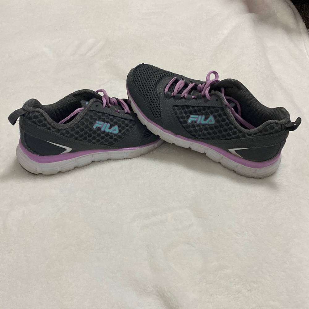 FILA SZ 6. Grey w/purple laces. Worn a few times. Cool Max Memory Foam inside.